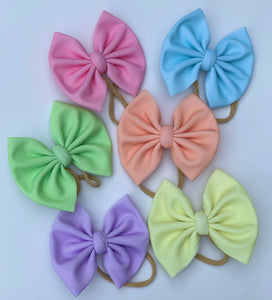 Pastel bows