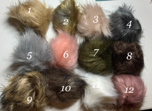 Load image into Gallery viewer, Pom Pom headband
